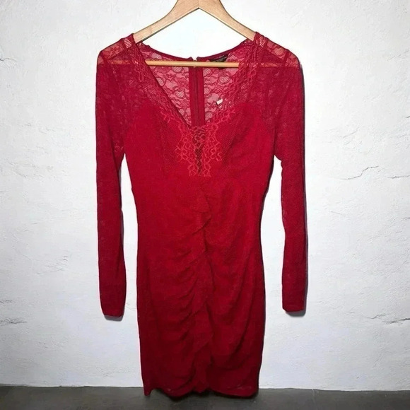 NWT GUESS TAILA NETTED LACE MINI  DRESS S - Picture 3 of 8